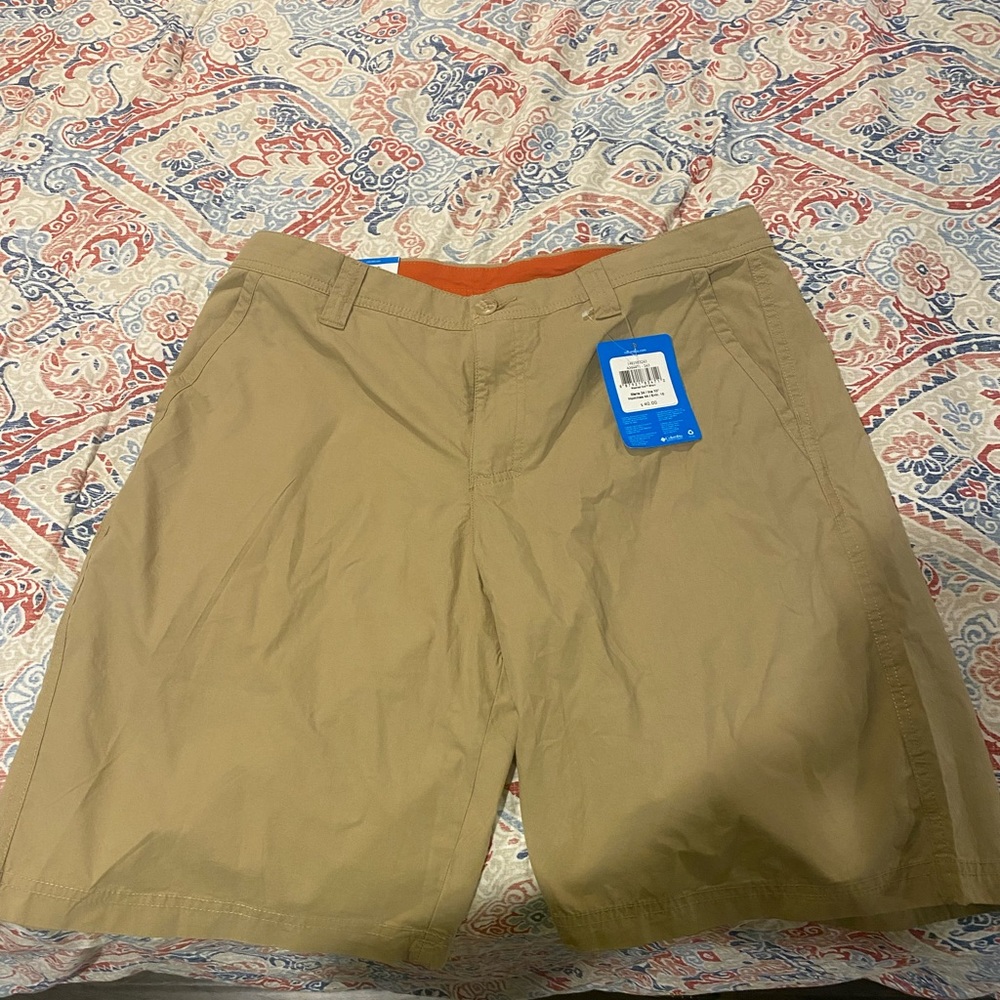 Men’s Columbia Khaki Shorts (34)